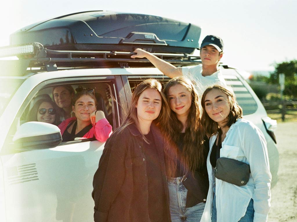 revisión del coche antes de un viaje largo
